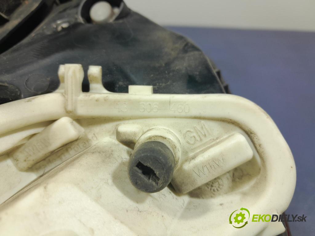 Opel Astra 2013 svetlo / reflektor zad Prava: Vonkajsia: 