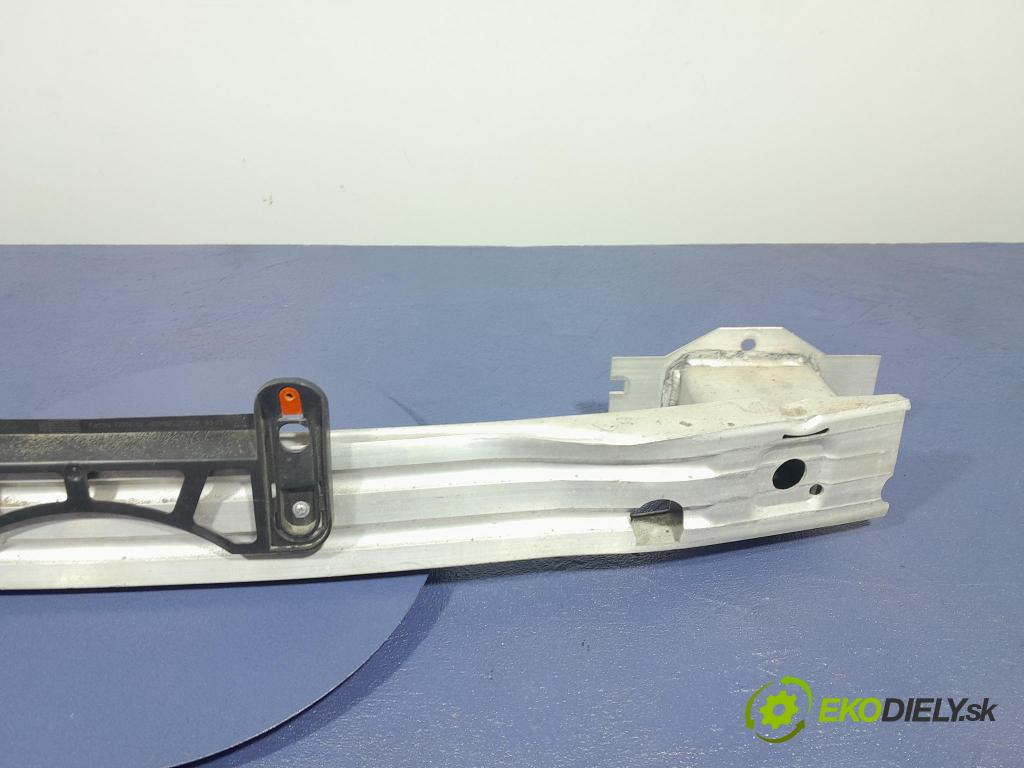 Opel Astra 2013 výstuha narazník zad