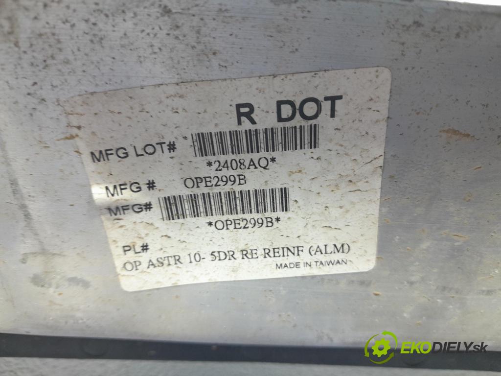 Opel Astra 2013 výstuha narazník zad