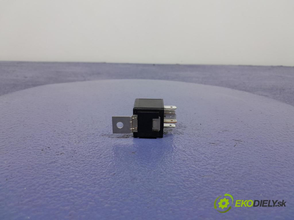 Ford C-max 2005 Relé: 1L8J 10C909 AA