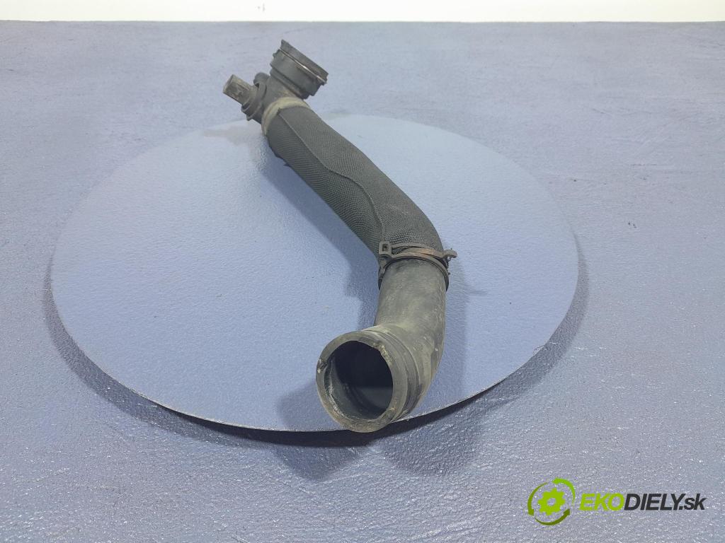 Audi A6 2011 rúrka Chladič: 4G0122293K