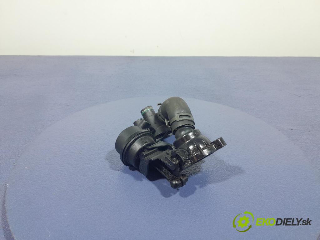 Audi A6 2011 rúrka Chladič: 059121625C