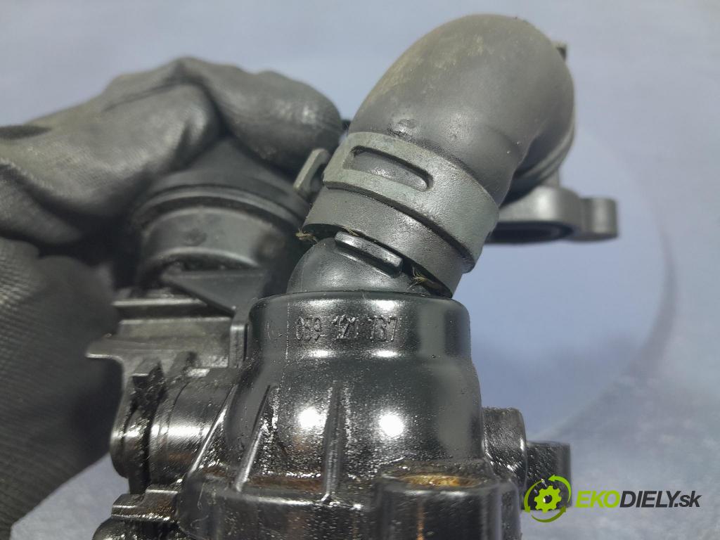 Audi A6 2011 rúrka Chladič: 059121625C