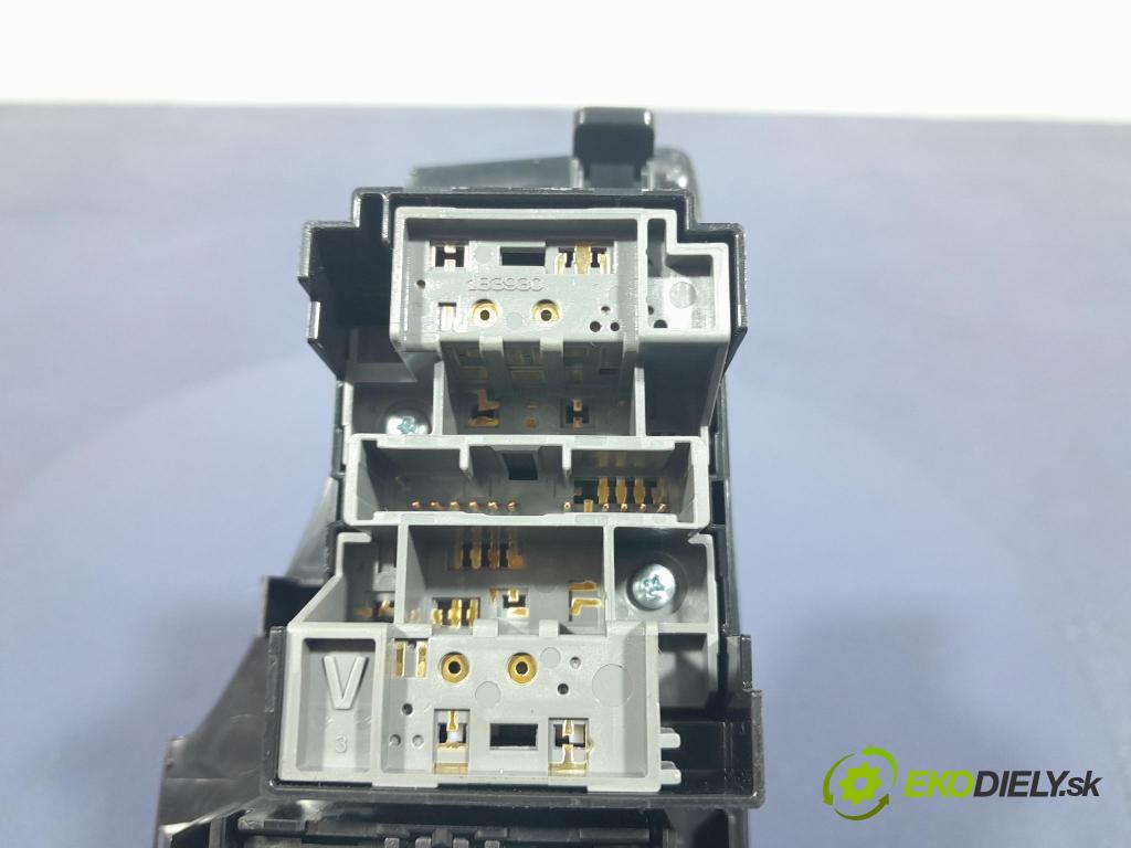 Toyota Rav4 2020 prepínač Okná: 74232-42220