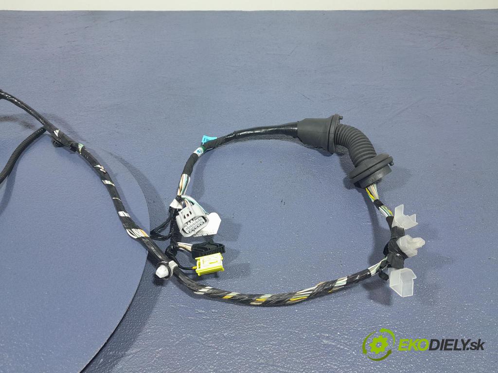 Toyota Rav4 2020 inštalácia Elektrický: 82152-42E10