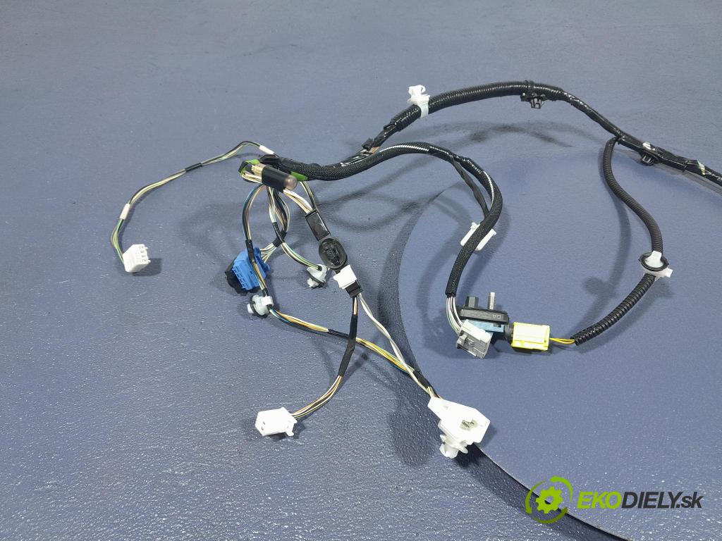 Toyota Rav4 2020 inštalácia Elektrický: 82152-42E10