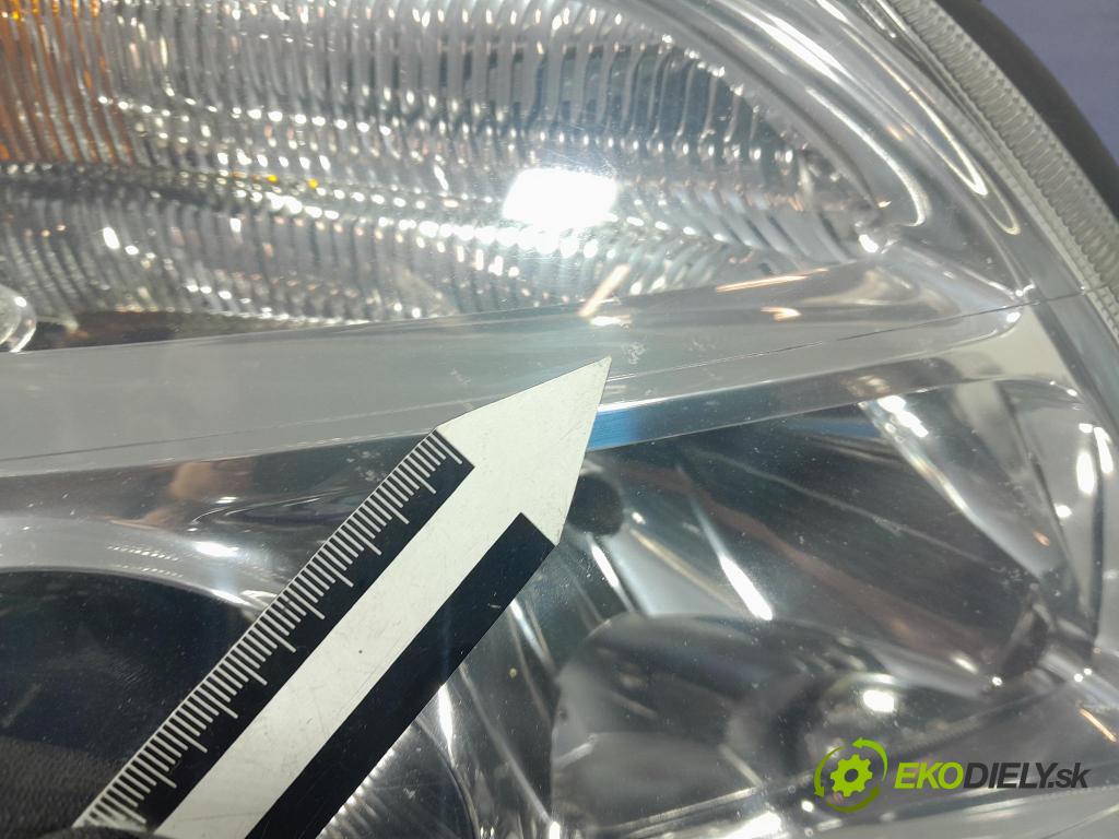 Opel Vectra 2003 Reflektor: v pravo: