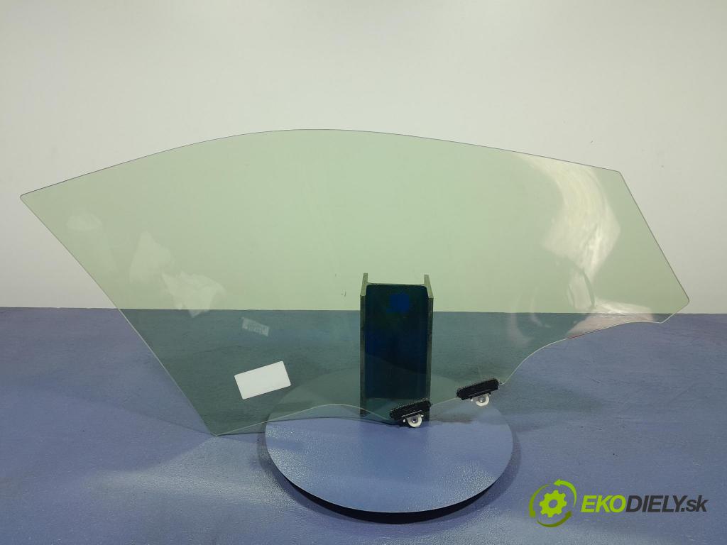 Toyota Rav4 2020 sklo dvere Predné ľavá 