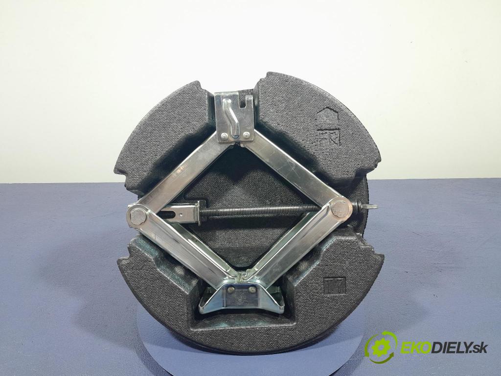 Toyota Rav4 2020 Kôš kola: Rezervný: 64779-42030