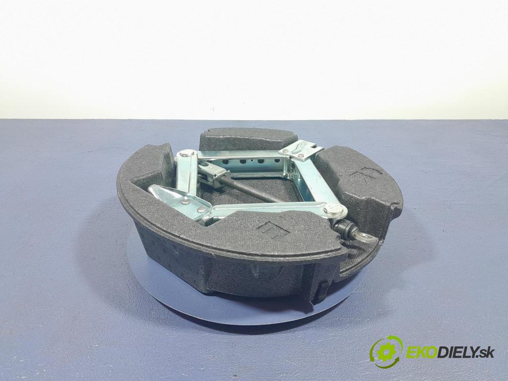 Toyota Rav4 2020 Kôš kola: Rezervný: 64779-42030