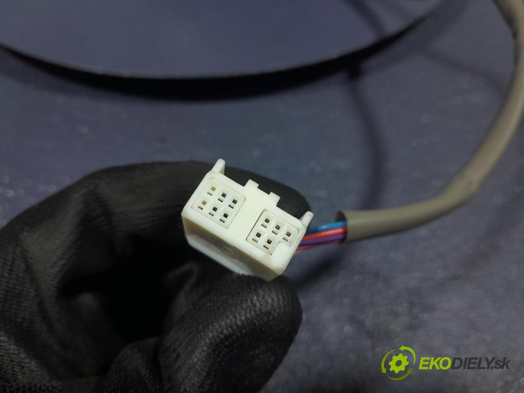 Toyota Rav4 2020 zrkadlo Vľavo: