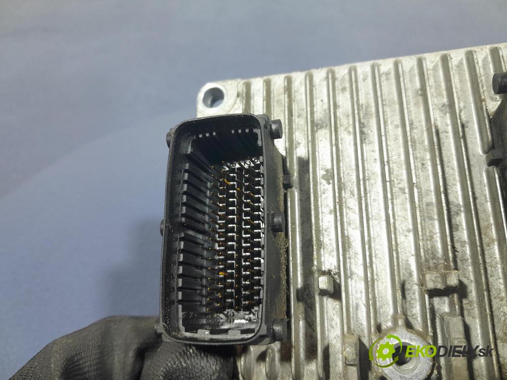 Opel Vectra 2003 riadiaca jednotka Motor: 55352666