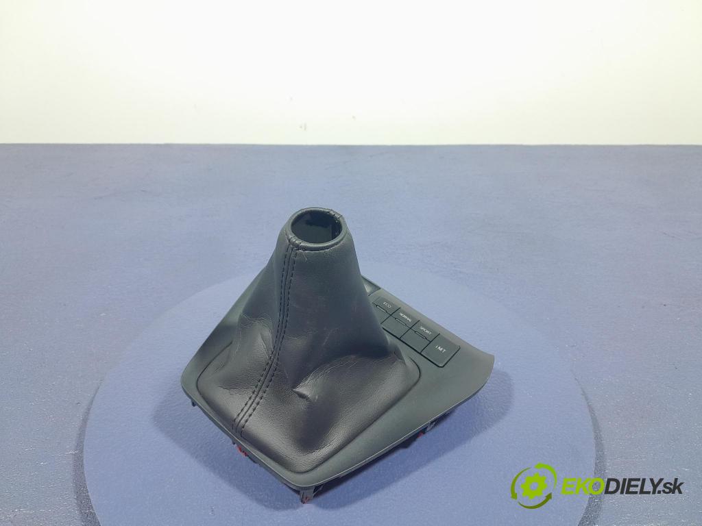 Toyota Rav4 2020 Páka: Zmeny: 58804-42470