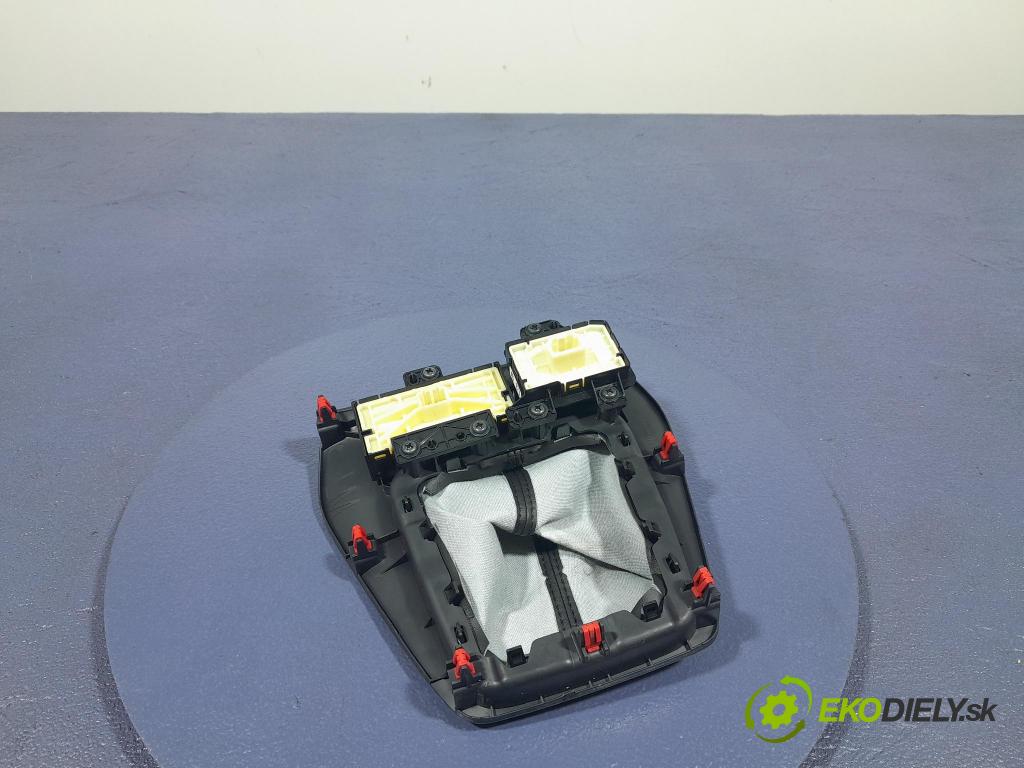 Toyota Rav4 2020 Páka: Zmeny: 58804-42470