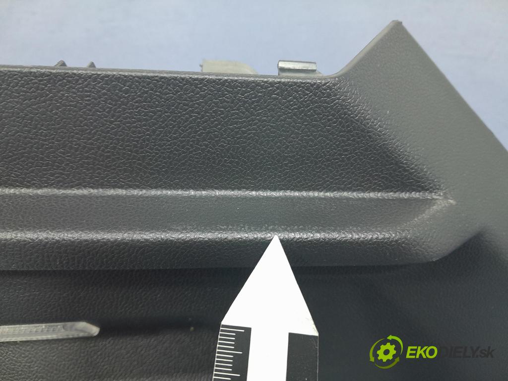 Ford Focus 2019 kryt Plast: Interiéry: JX7B-A46808-AEW