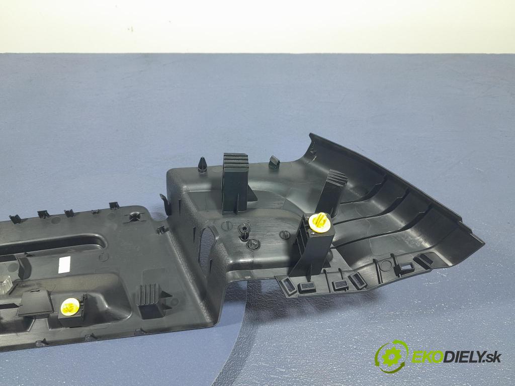 Ford Focus 2019 kryt Plast: Interiéry: JX7B-A46808-AEW