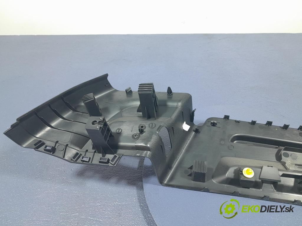 Ford Focus 2019 kryt Plast: Interiéry: JX7B-A46809-AEW