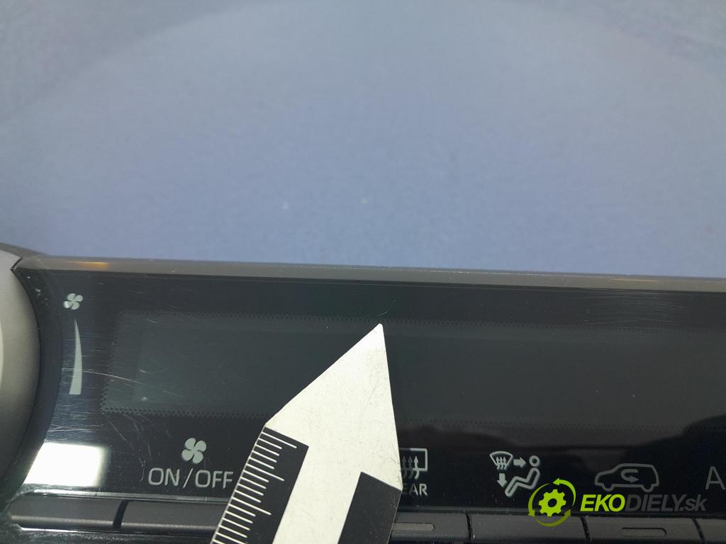 Toyota Rav4 2020 prepínač Klimatizácia: Prúd vzduchu: 75K607