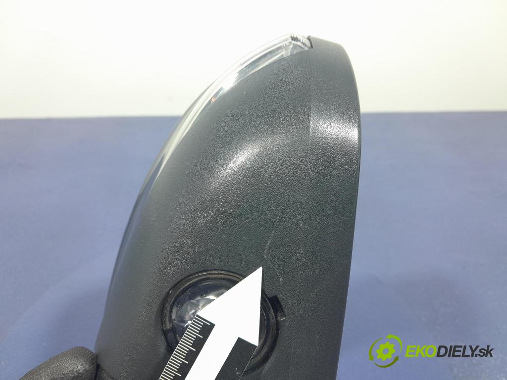 Ford Focus 2019 zrkadlo Vľavo: