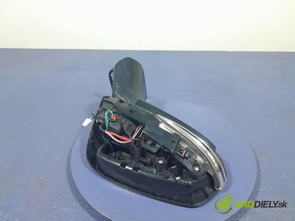 Toyota Rav4 2020 zrkadlo pravé