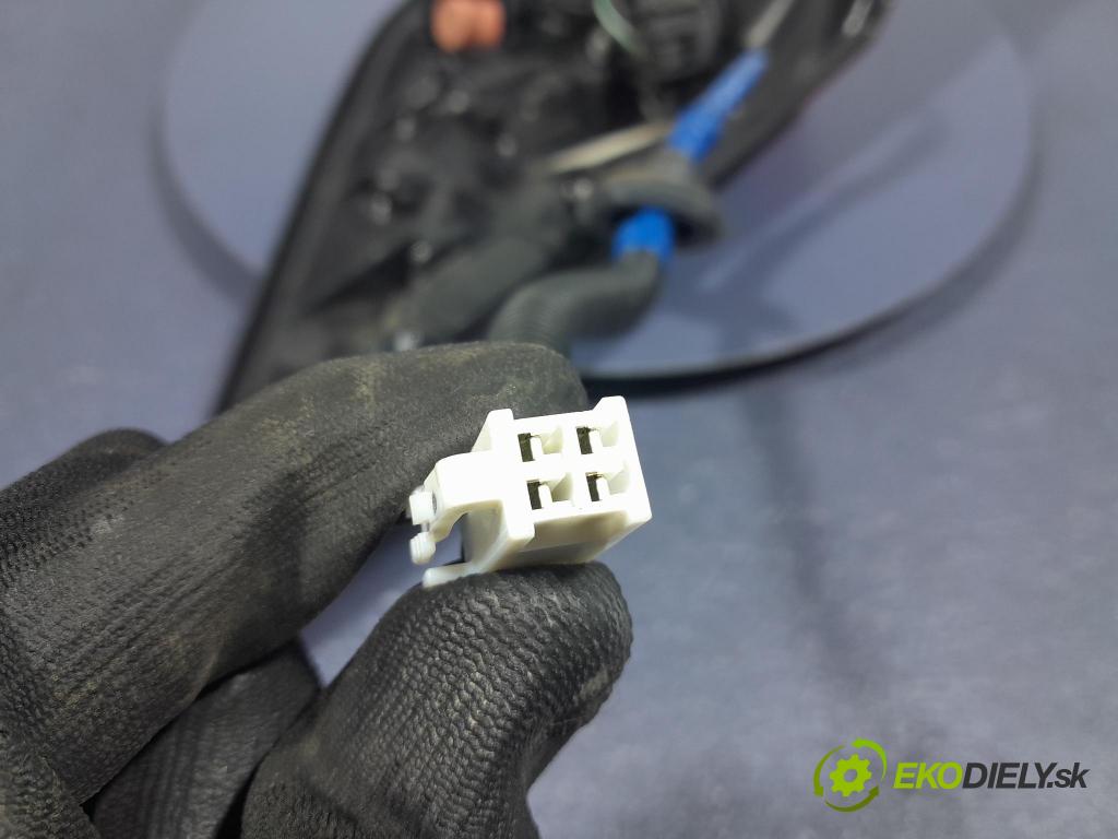 Toyota Rav4 2020 světlo Zad: Práva: Mimo: 81550-42230