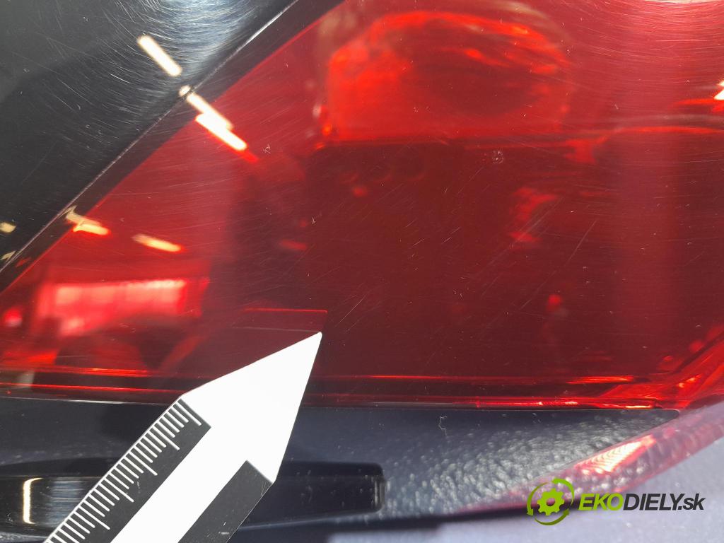 Toyota Rav4 2020 svetlo / reflektor zad ľavá Vonkajsia: 81560-42230