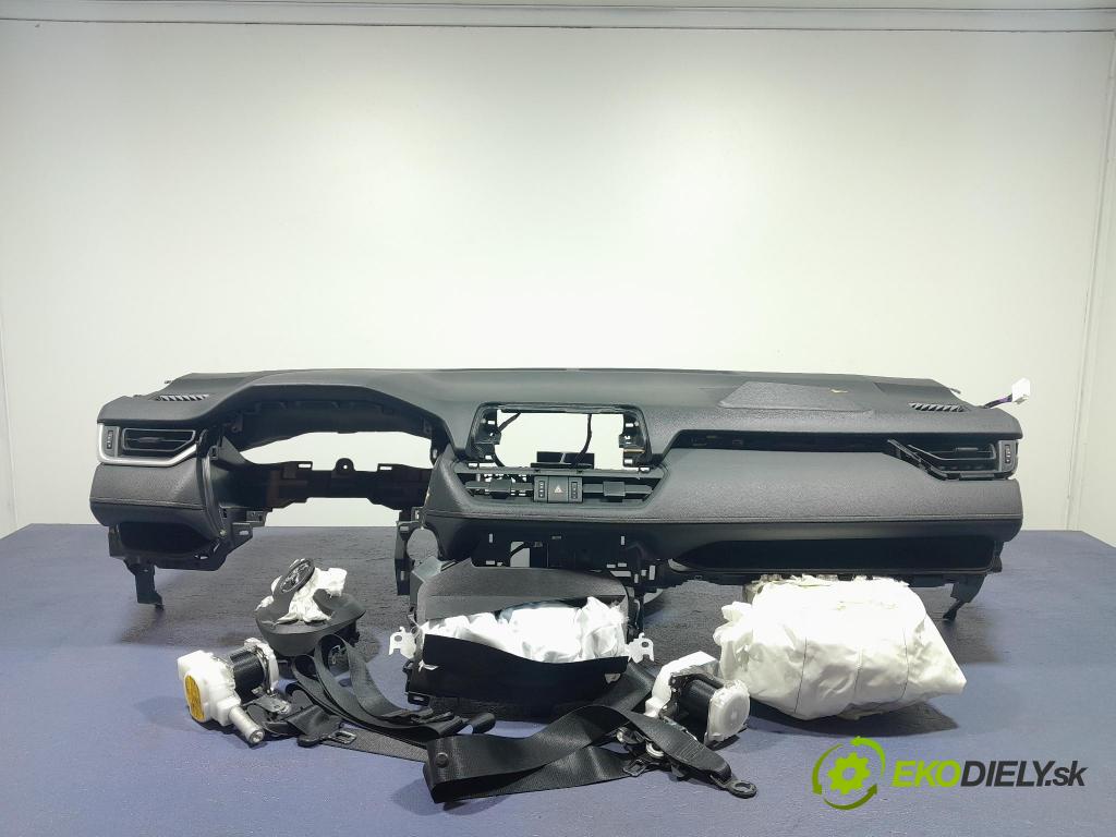 Toyota Rav4 2020 kokpit,pristrojová doska