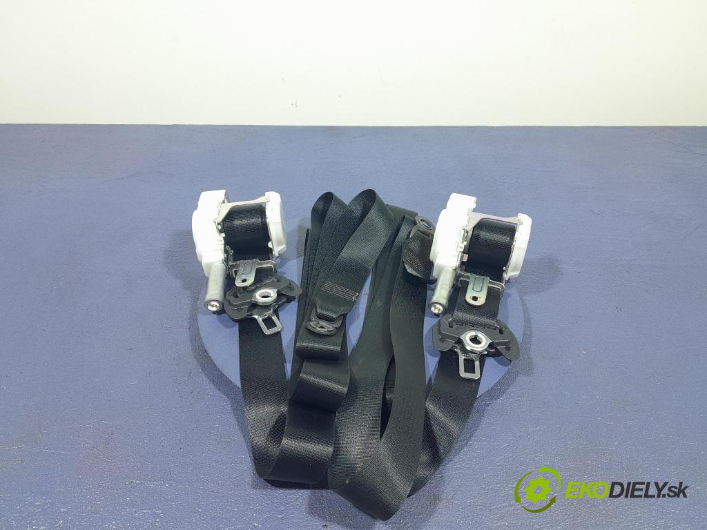 Toyota Rav4 2020 kokpit,pristrojová doska