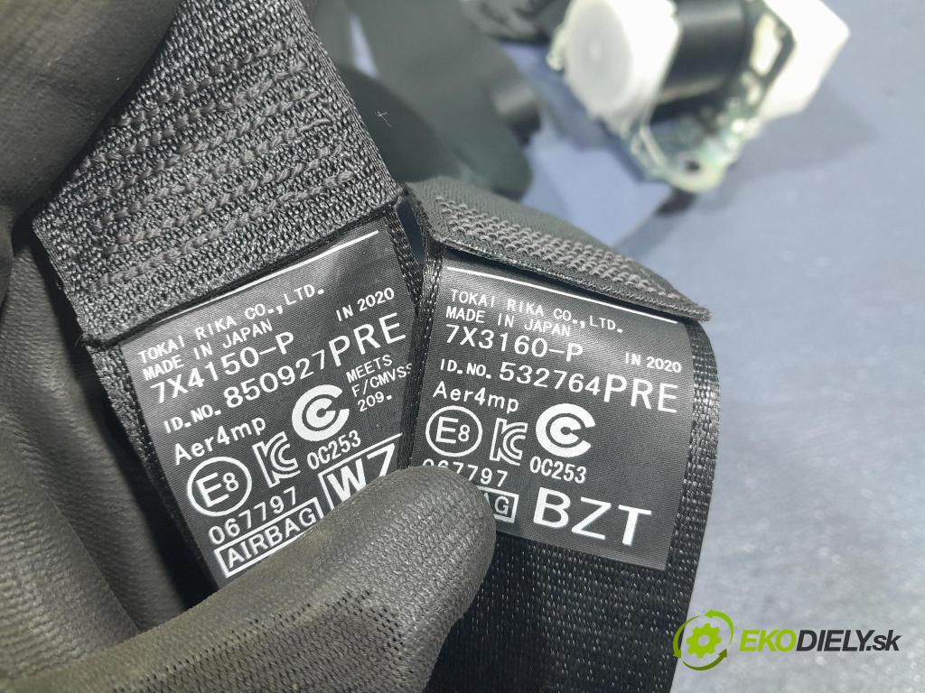 Toyota Rav4 2020 kokpit,pristrojová doska