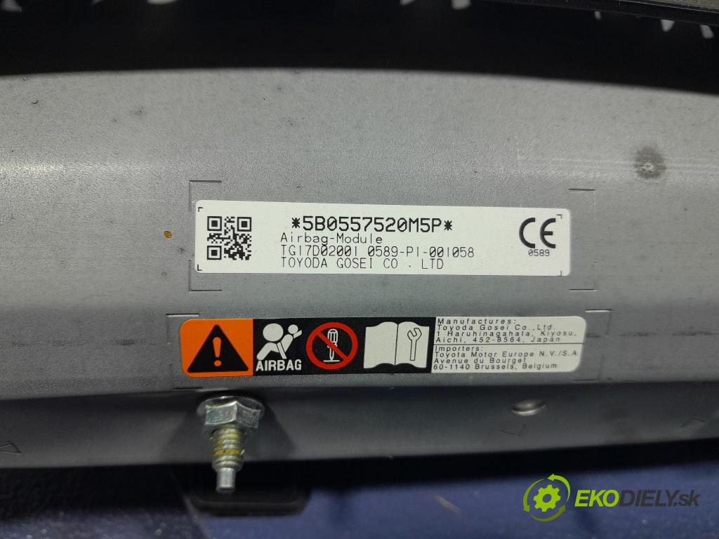 Toyota Rav4 2020 kokpit,pristrojová doska