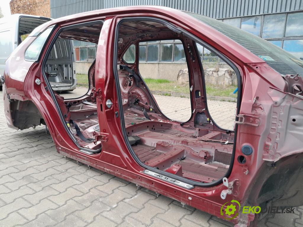 Toyota Rav4 2020 práh v pravo: