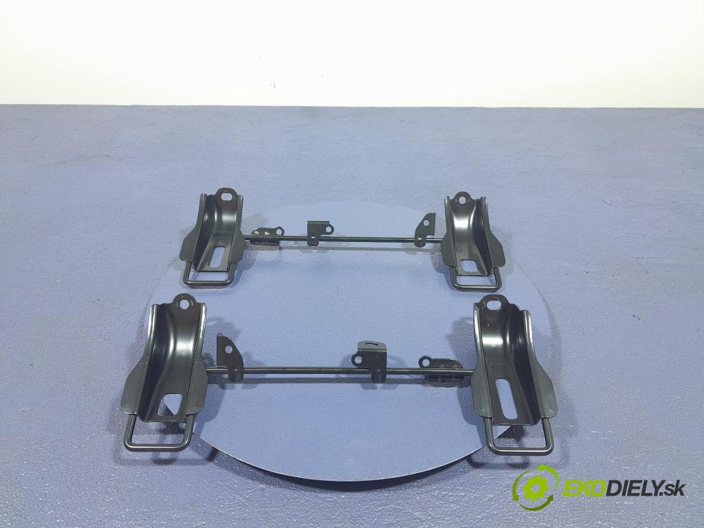 Toyota Rav4 2020 Sedačka zadný