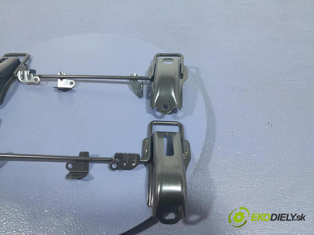 Toyota Rav4 2020 Sedačka zadný