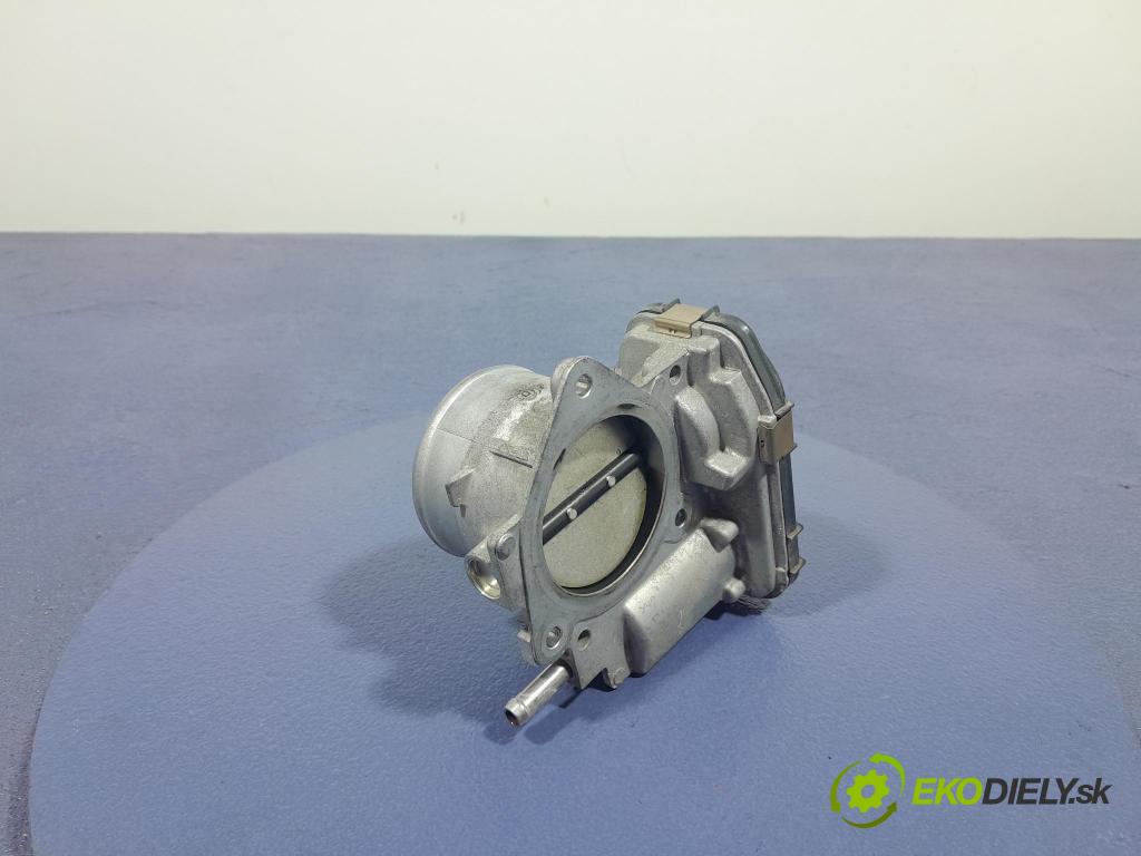 Toyota Rav4 2020 klapka 22030-24010