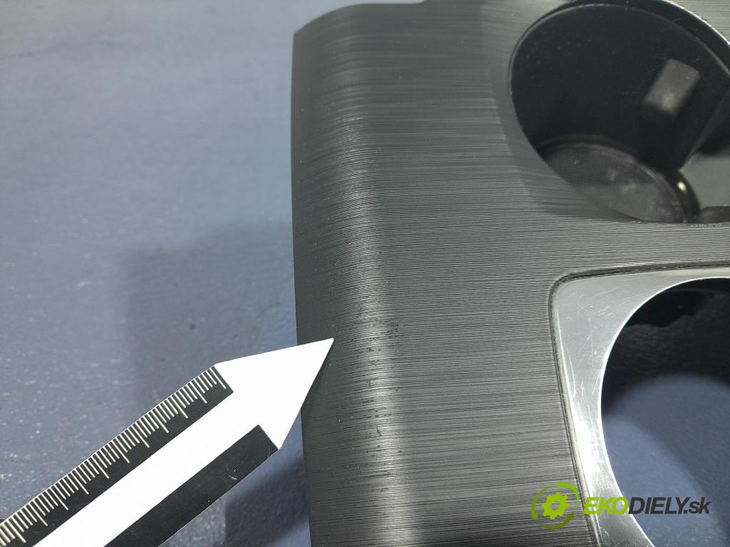 Ford Focus 2019 kryt Plast: Interiéry: JX7B-A045A66-D