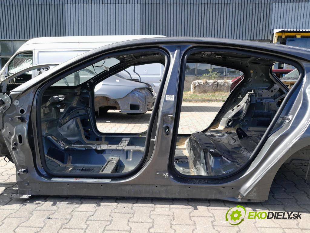 Ford Focus 2019 práh Levý: