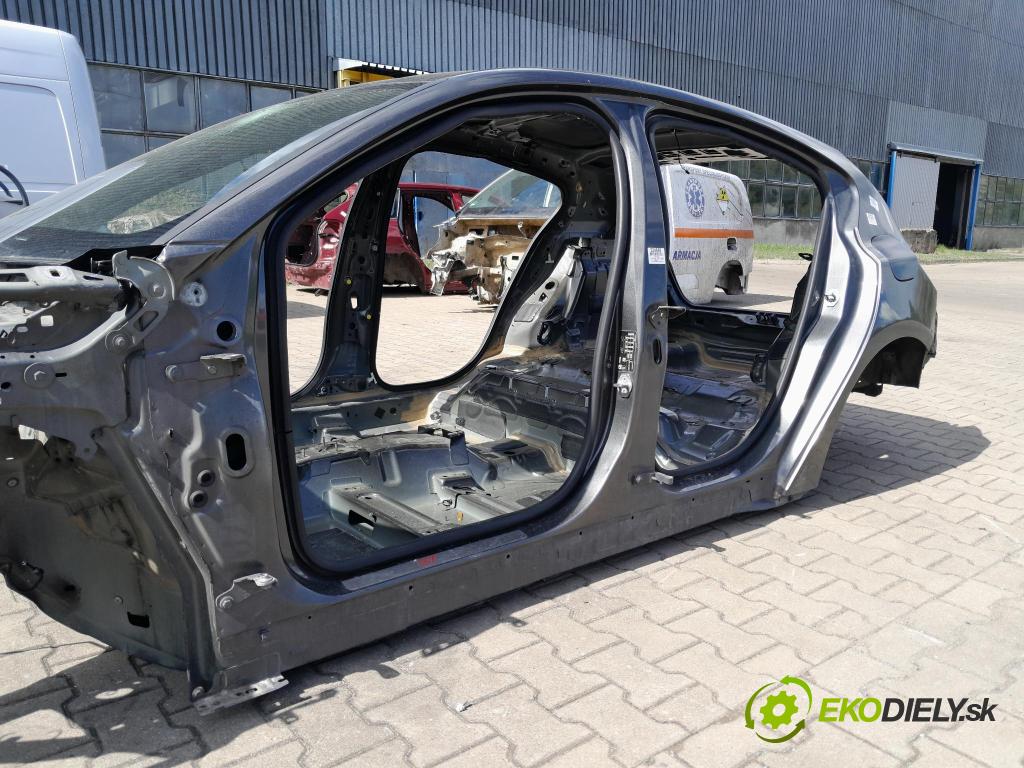 Ford Focus 2019 práh Levý: