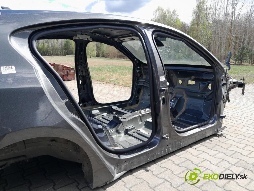 Ford Focus 2019 práh v pravo: 
