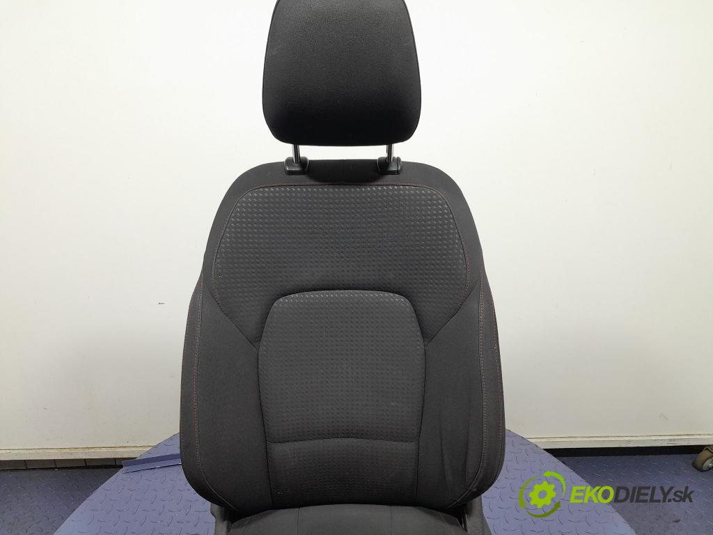 Ford Focus 2019 Sedačka Ovládače: