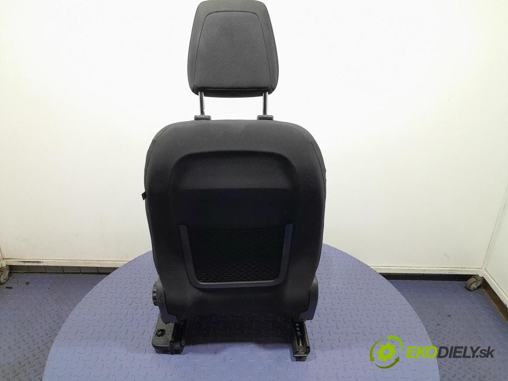 Ford Focus 2019 Sedačka Ovládače: