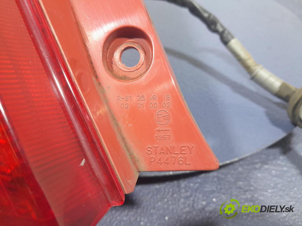 Suzuki Swift 2005 svetlo / reflektor zad ľavá Vonkajsia: P4476L