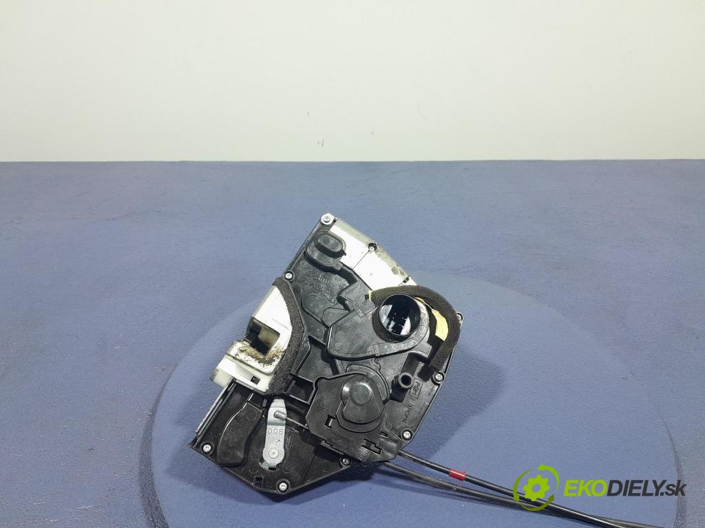 Suzuki Swift 2005 zámok dvere Predné Vľavo: