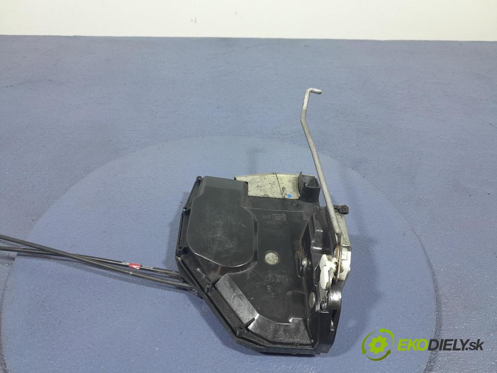 Suzuki Swift 2005 zámok dvere Predné Vľavo: