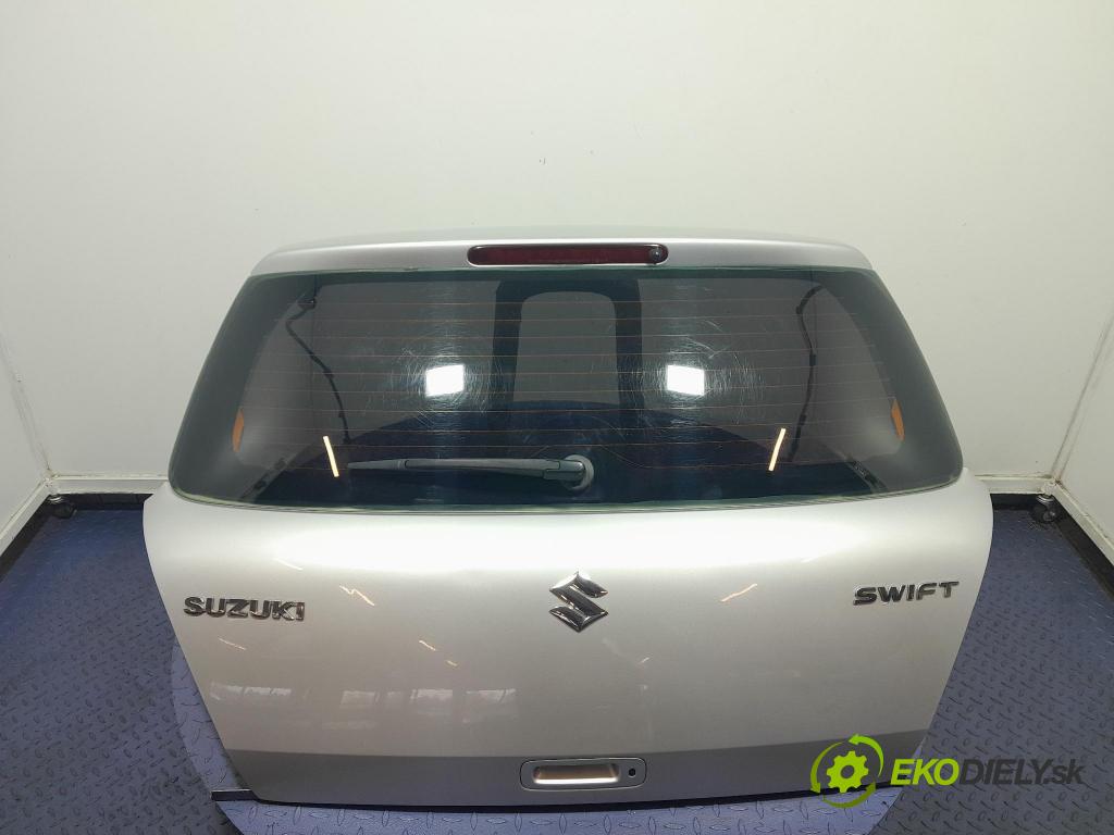 Suzuki Swift 2005 zadna dveře kufra: kufra: