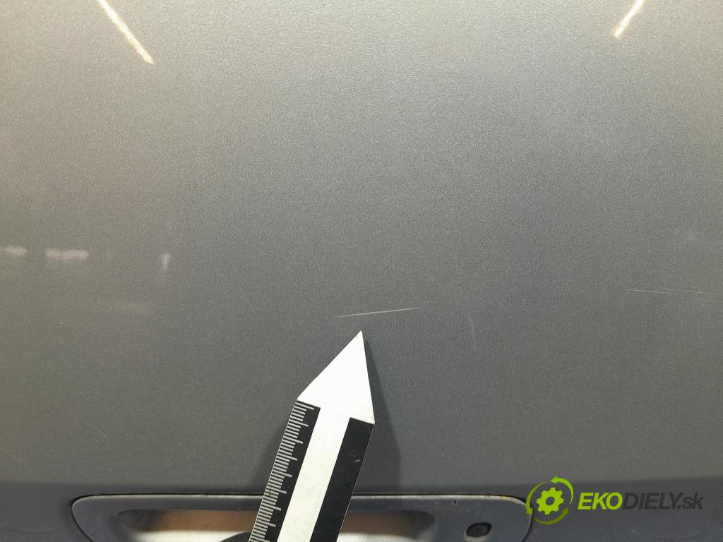 Suzuki Swift 2005 zadna dveře kufra: kufra: