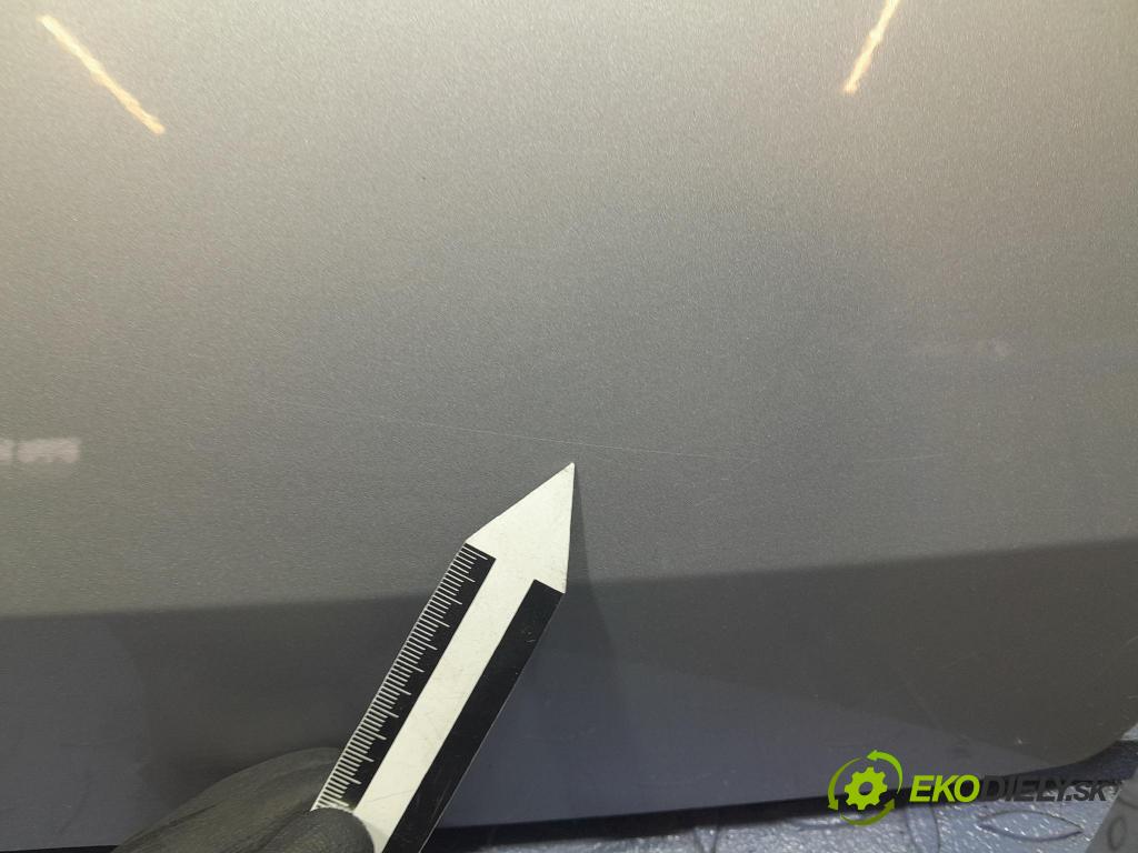 Suzuki Swift 2005 zadna dveře kufra: kufra: