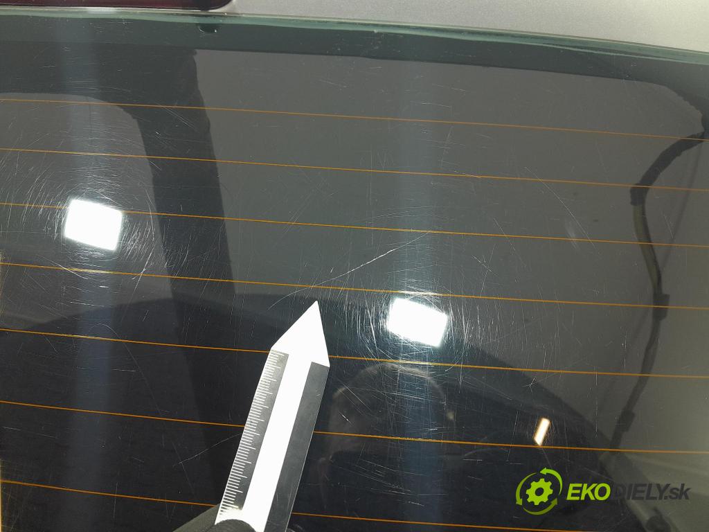 Suzuki Swift 2005 zadna dveře kufra: kufra: