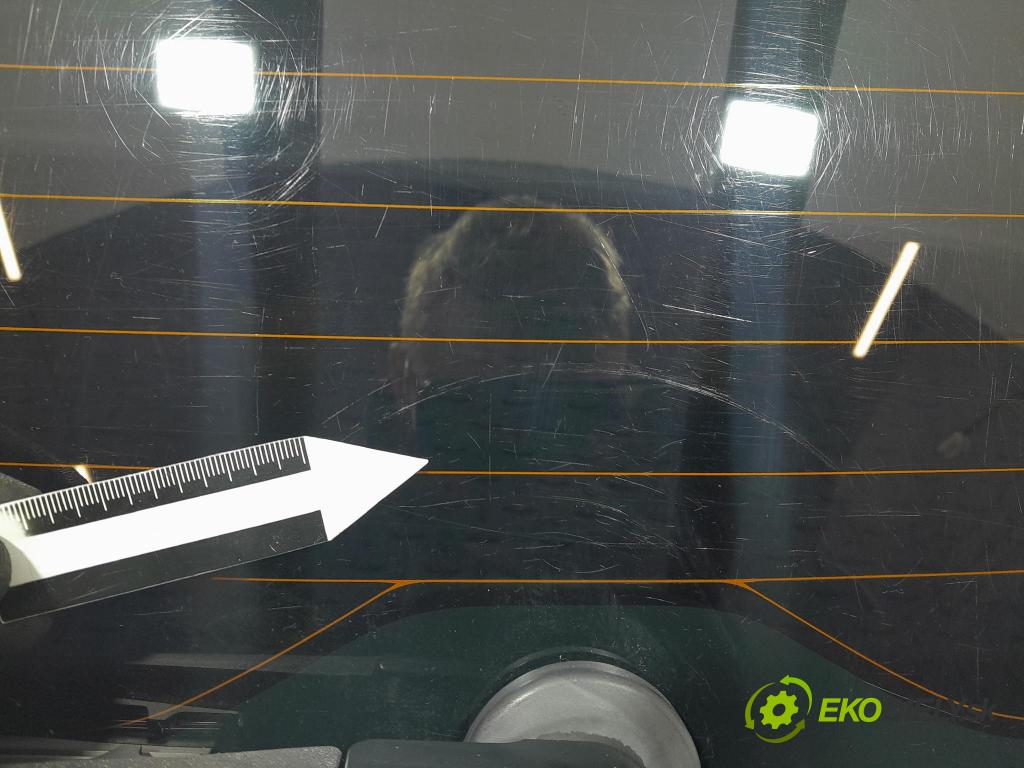 Suzuki Swift 2005 zadna dveře kufra: kufra: