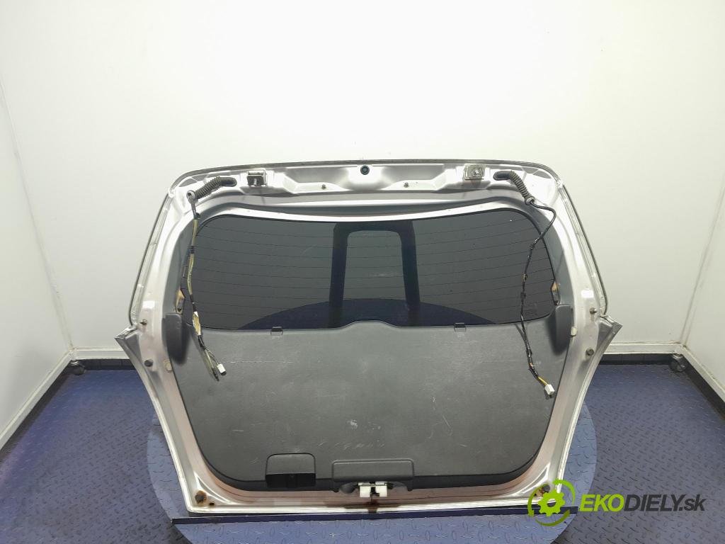 Suzuki Swift 2005 zadna dveře kufra: kufra: