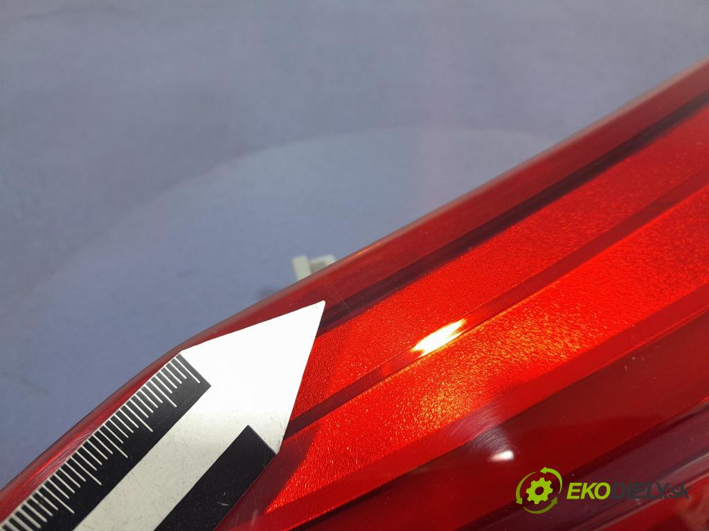 Ford Focus 2019 svetlo / reflektor zad Prava: Vnútri: JX7B-13A602-DC